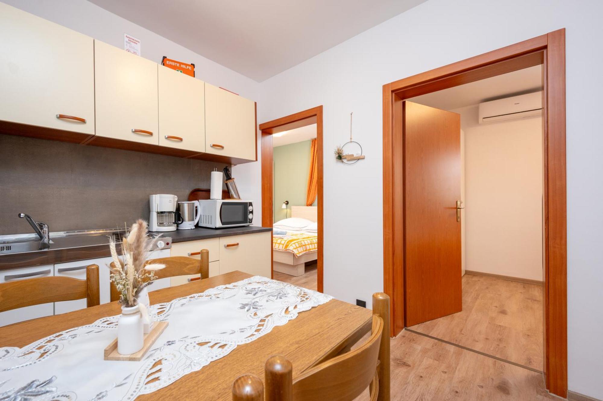 Apartments Zdravko Trogir Exterior photo