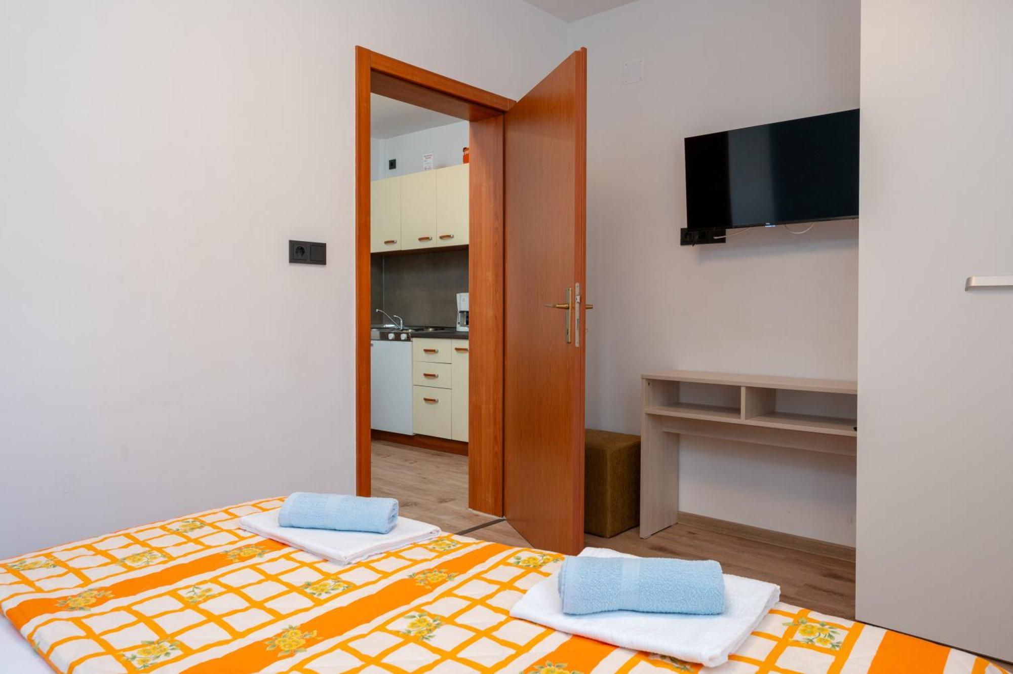 Apartments Zdravko Trogir Exterior photo