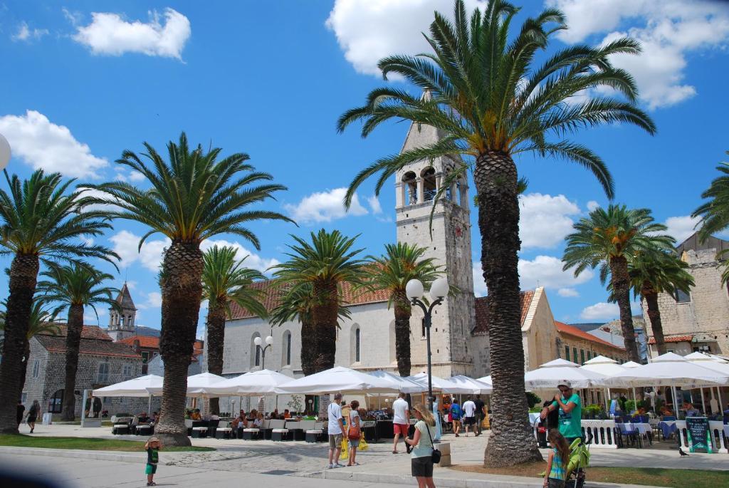 Apartments Zdravko Trogir Exterior photo