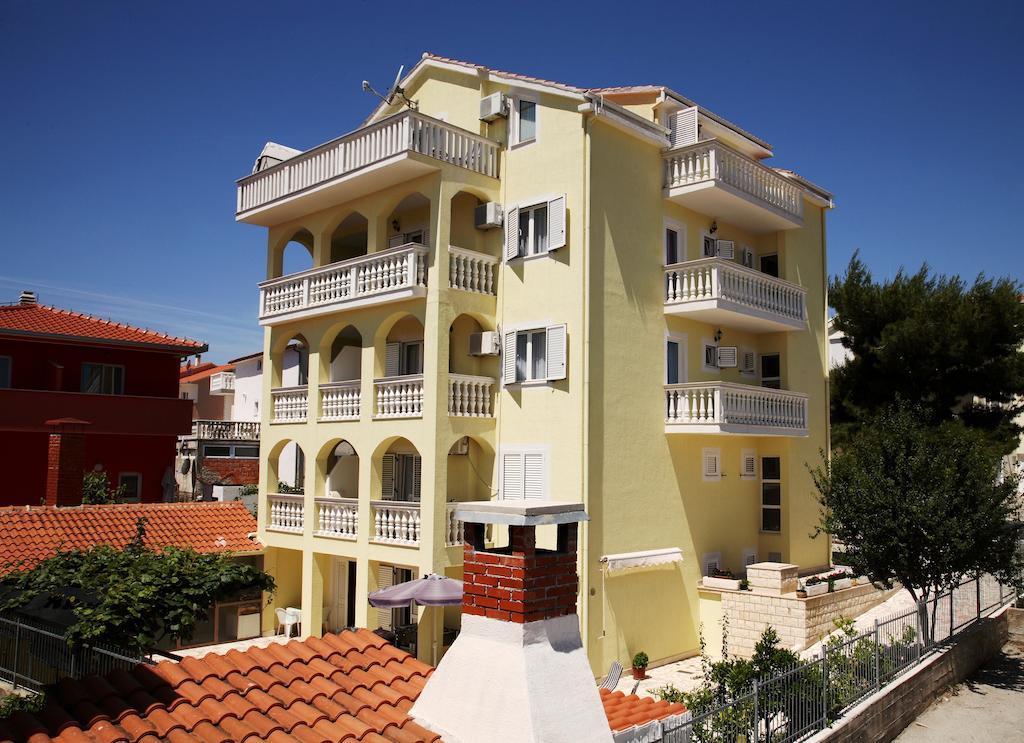 Apartments Zdravko Trogir Exterior photo