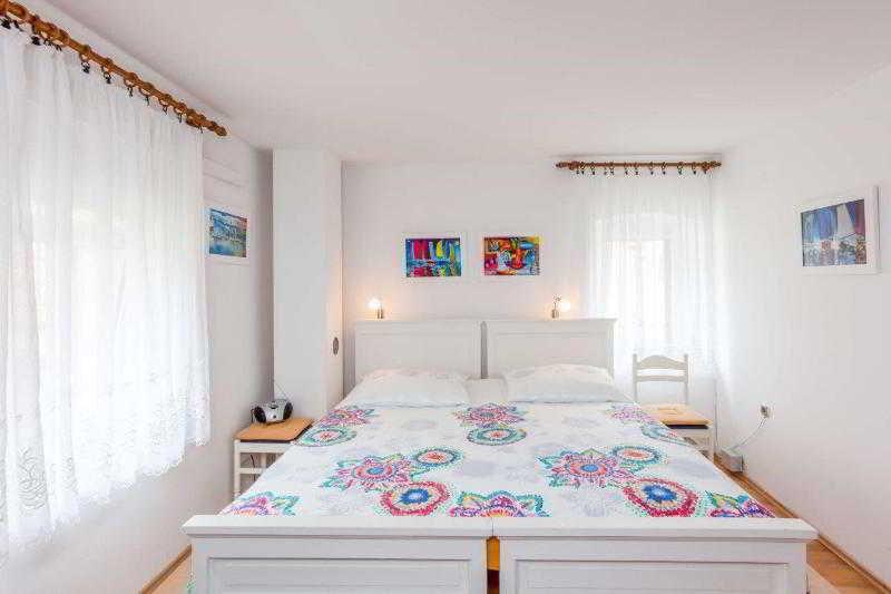 Apartments Zdravko Trogir Exterior photo